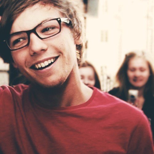 imafancypenguin: Glasses *-*