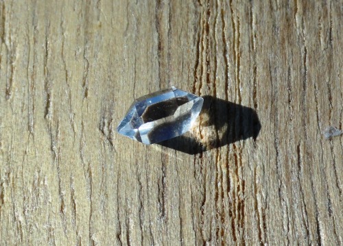Herkimer Diamond SiO2  -  4.DA.05 (Strunz)(from Herkimer Co., New York, USA) -Is a diamond? -No, is 