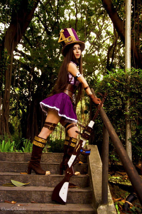 candy-cosplays:  League of Legends Caitlyn by CandyCosplays! Follow me for more ♥http://candycosplays.flavors.me Photo: Michii’s DiaryCostume:me 
