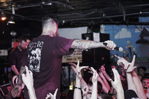 brutalgeneration:  Stick To Your Guns (by photosbyChloeMuro) 