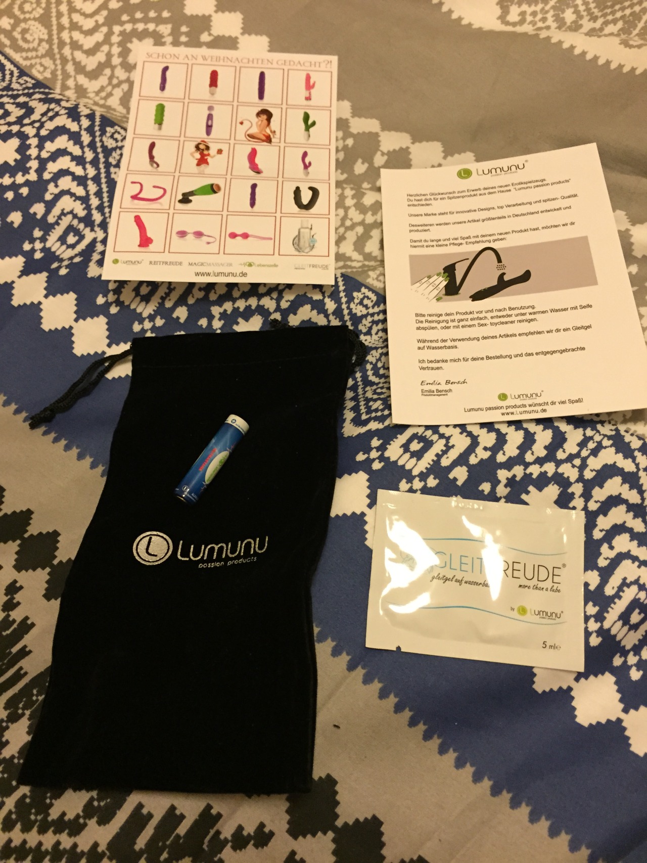 prostatereviews:  Lumunu Deluxe Butt Plug unboxing. It is significantly larger than