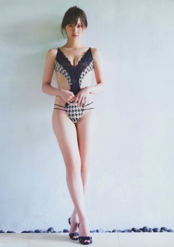 Pretty Asian Women™