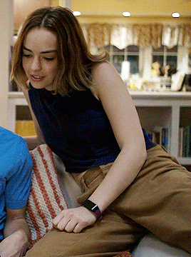 clarkegriffindork:Casey + sitting like an absolute Gay™
