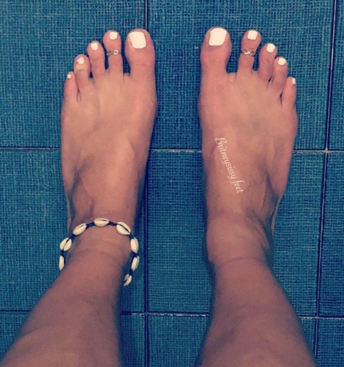 I don’t know if White is yeay or nay for my feet!!! What you think?