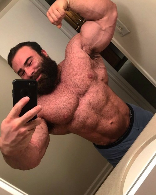 massiveneanderthal: dragon86xxx: Frank Mannarino One of my favorite hairy beast bodybuilders