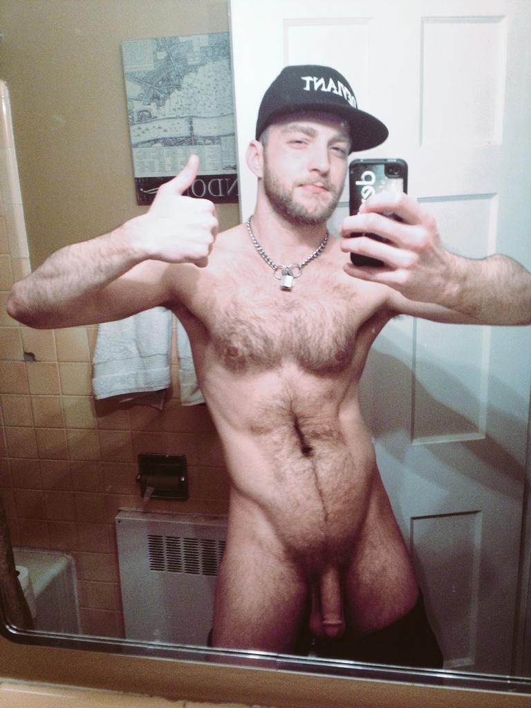 colungafrank:  Deviant Otter Twitter pics