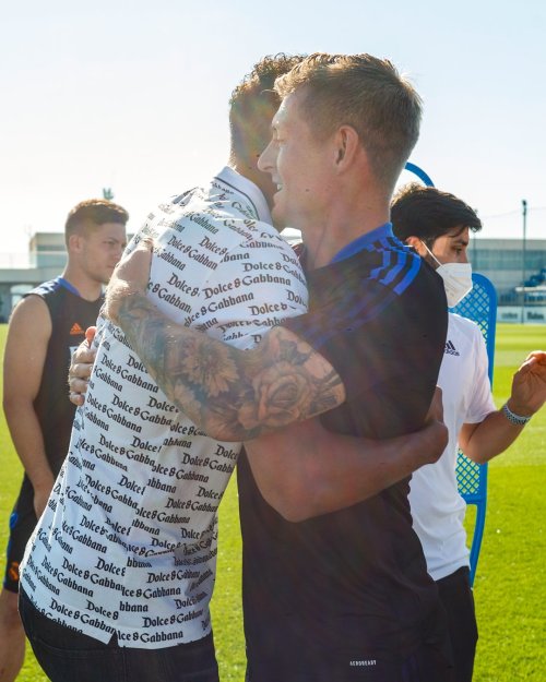 Raphael Varane se despidió de la plantilla | 30.07.2021Varane says goodbye to the squad.