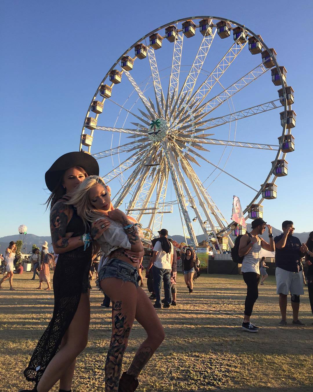 First coachella in 11 years 🎡#bucketlist ✅ #coachella2016 ✅ @chanelmeowski