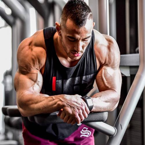 strongliftwear:  @eddy_active praying to the God of gainz 🙏🏼💪🏼Save some for the rest of us mate! 😜  Eddy trains in the Lift Boulder Sleeveless & Crimson Training Pants from strongliftwear.com- link in our bio 👊🏼
