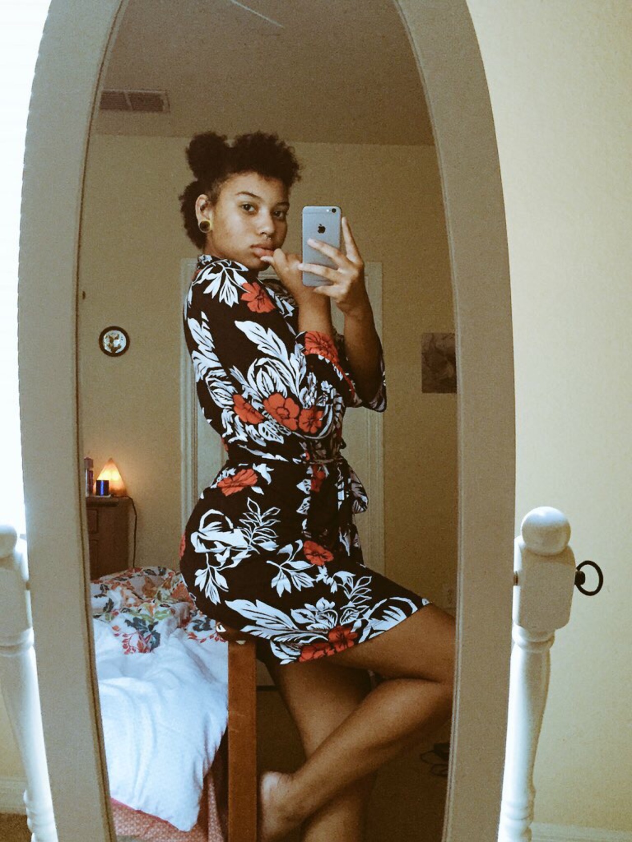 letsgetnakedanddojumpingjacks:  Thiccc peach  Booty like Whoa 😲