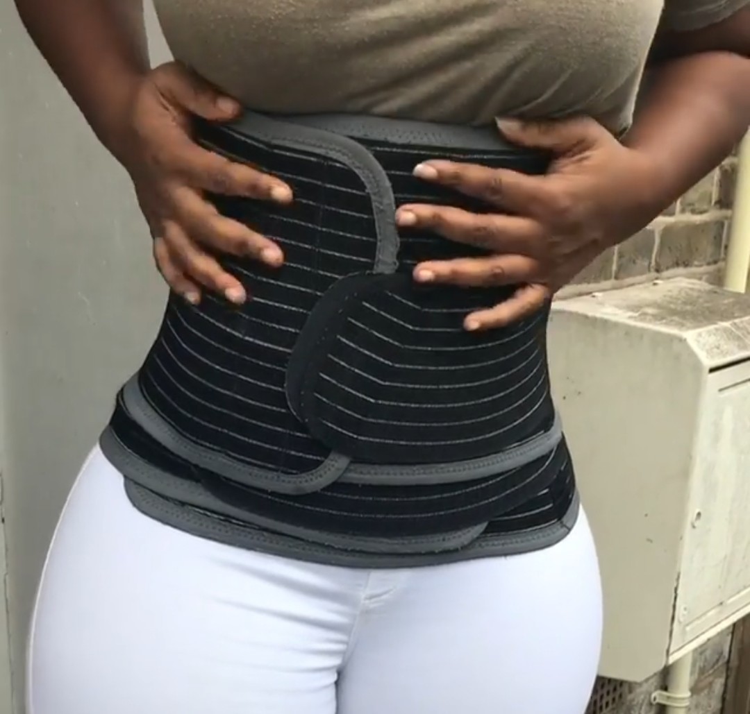 kingjazziedad:  DeliciouslySexy . Curvy. BootiDelicious     Ms AbidiBroni 💜 💜