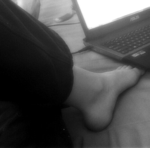 Did someone say they wanted a photo-chopped picture of my feet? No? Well, here’s one anyway, you bea