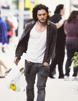 thebeautyofsolitude:  Kit Harington | out &amp; about in Toronto,Canada [May 29th,2013] 