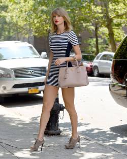 Taylor in stripes.