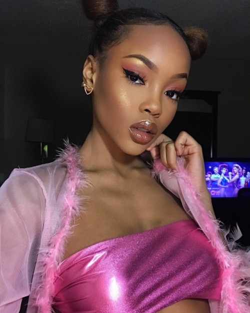 pinkcherub:https://instagram.com/p/BgNPEP8gkue/