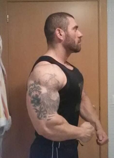 keepemgrowin:  Beefy, big-armed stud. testohsterone1:  Click  Here to Follow ➨ Test-Oh-Sterone  on Facebook     