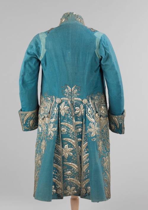 jeannepompadour:Men’s court coat, 1775-89