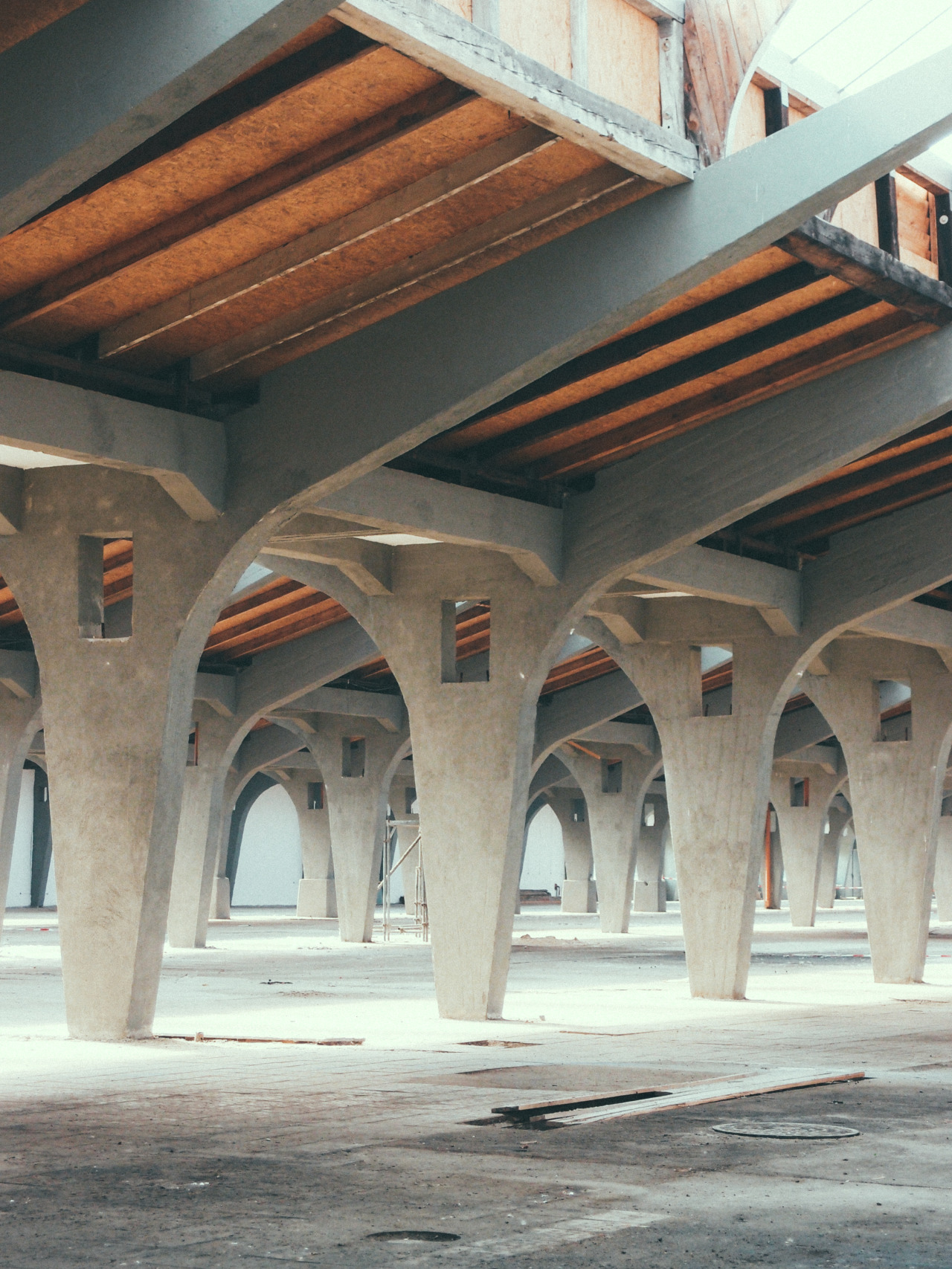 architectureofdoom:  Hutfabrik Friedrich Steinberg, Luckenwalde, Erich Mendelsohn,