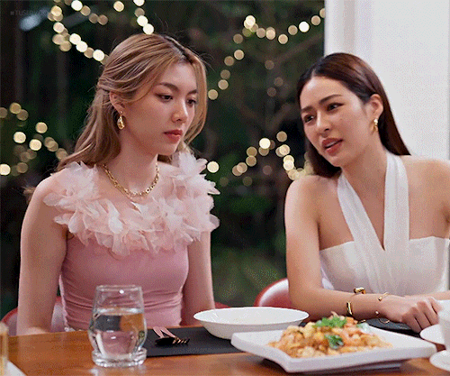 Girlfriends Who Date.