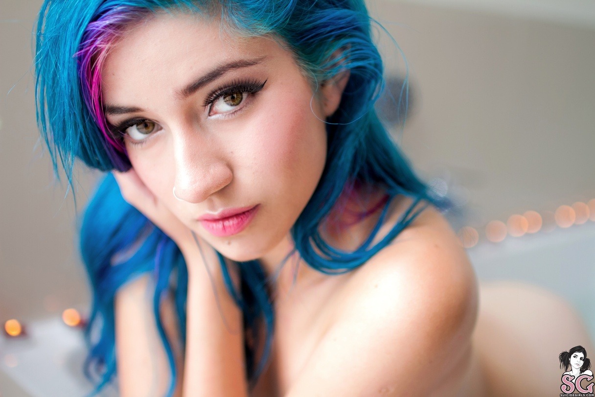 nakedsuicidegirls:  Fay - Please don’t go (v2)