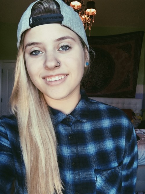 fashionangelss:  uurban-mindd:  rare picture of me smiling  fucking hot