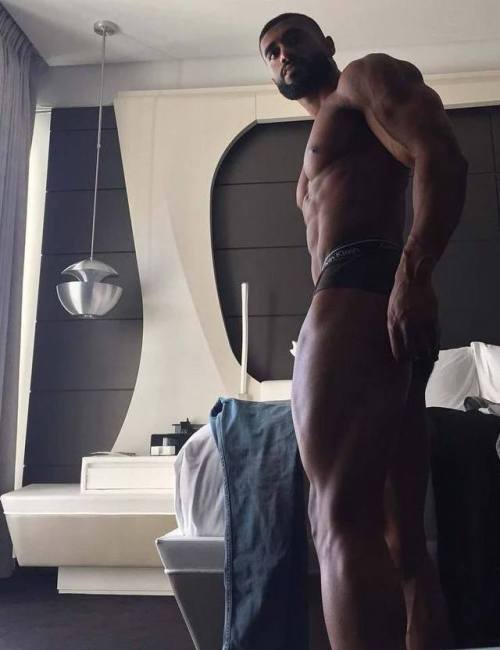 charlibal:  When will HE take it all off ???