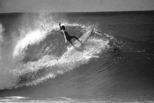 Rory Russel at Pipeline / Ralph Cipolla ph