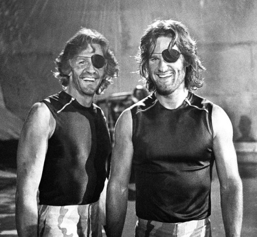 officialfist: humanoidhistory: Kurt Russell and stunt double Dick Warlock, left, on the set of Escap