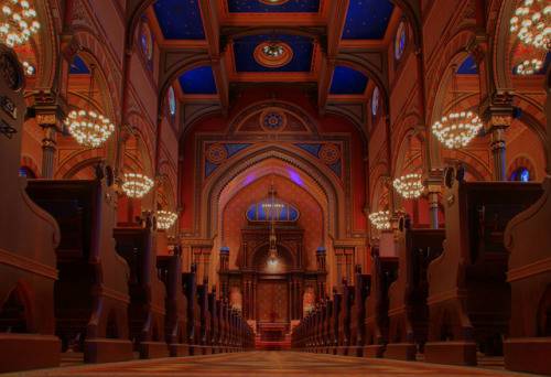 firsttemple:The Central Synagogue is located at 652 Lexington Avenue on the corner of East 55th Stre