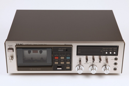 casssettte:  Teac A-510 MkII Cassette Deck Front View by picturesofthingsilike on Flickr. 
