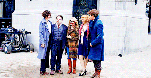 hardyness:Fantastic Beasts and Where to Find Them Cast → The Foursome Heroes taking picture wit
