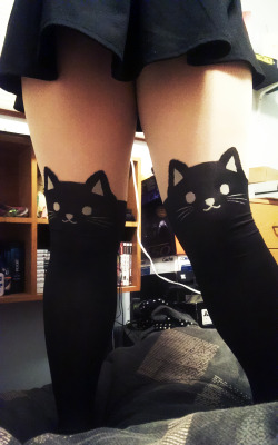 kilojulies:  so many compliments on these today! [ kitty tights - ฟ @ dolly dynamite ]