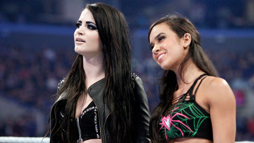 basicallysarayajadebevis:  SmackDown (3.26.15)