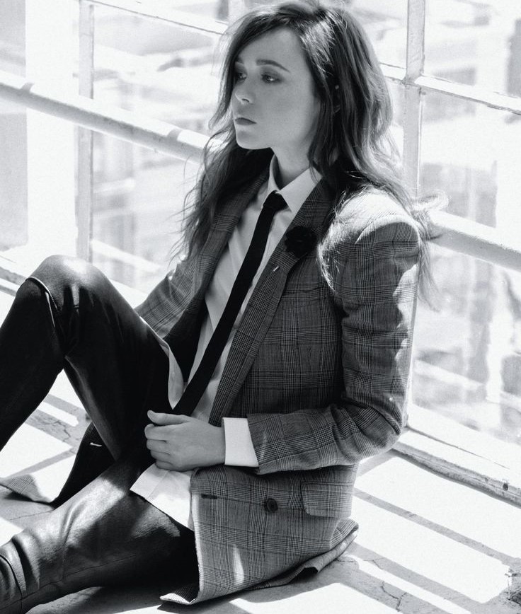 queer-all-in-this-together:  Women in suits are my kryptonite