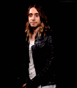 marilena308:  haha that face!!! I love it &lt;3  thats the expression i get when people tell me they dont know the echelon !!they dont even deserve my attention !! hahap.s. in every face jared is always hot!! 