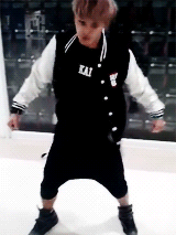 howllikeawolfwoops:  touching-exos-butts:  blacknoonajade:  jujulielie: Kai’s fanboy!