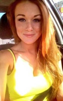 leannadeckerpicdump:  Leanna Decker