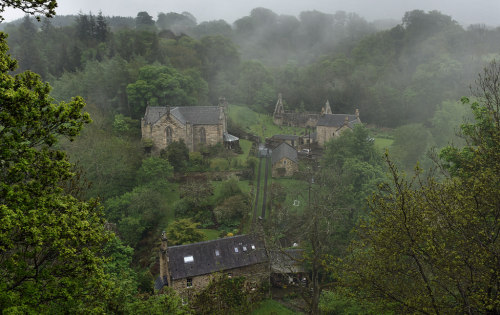 wanderthewood:  Temple, Midlothian, Scotland by UndaJ 
