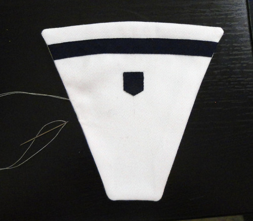 Yuki Yuna school uniform progress~The inset was cut from the same twill as for the sailor collar.The
