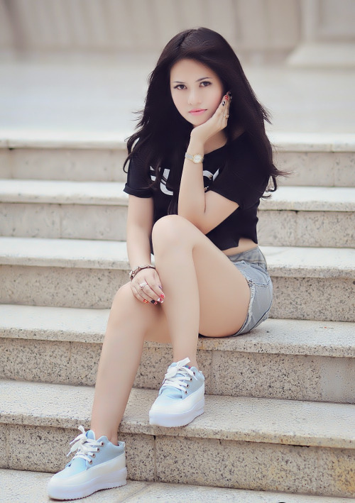 asianbaes:  My collection of sexy asian chicks:  http://asianbaes.tumblr.com/