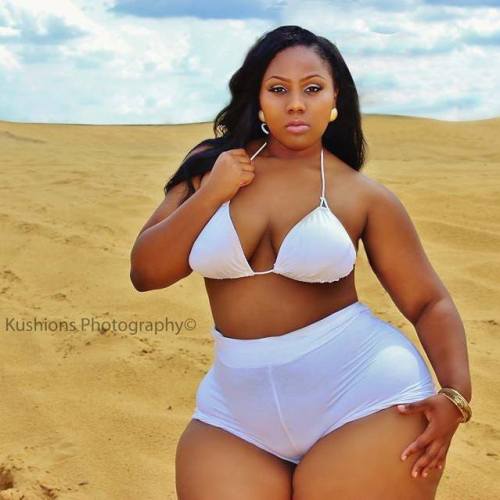 gurillaboythamane:  bbwtoday90:  Beautiful  SEXY BAD BITCH