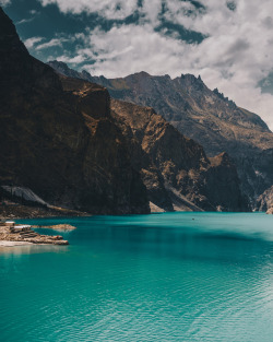 aabbiidd:   “Deep in the sea areriches beyond compare,but if you seek safety,it is on the shore.” -Saadi•Attabad Lake, Hunza.  (Instagram: aabbiidd)