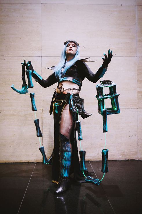 league-of-legends-sexy-girls:  Female Thresh 