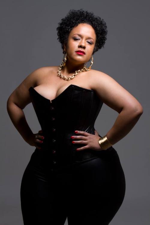 bbwcorset: addicted2curvez: #Curvez_Nation Curvy Heaven