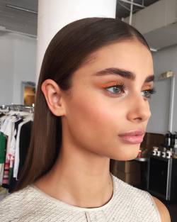 runwayandbeauty:  Taylor Marie Hill on set for Ports International, November 5, 2015. Credits: @hungvanngo 