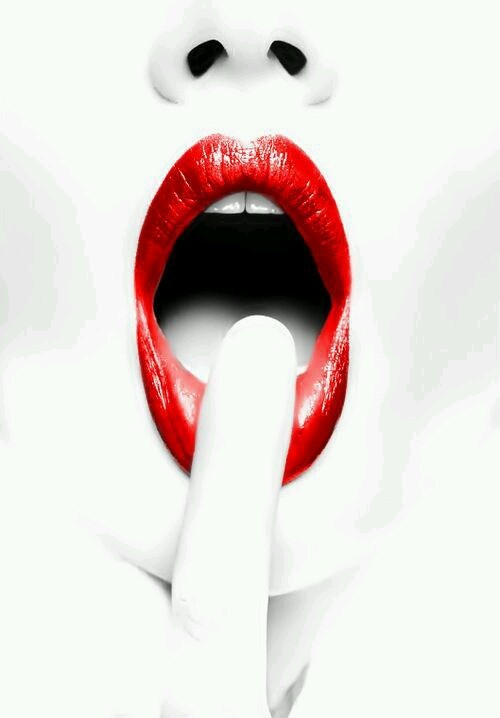 bluewatergirl:  http://bluewatergirl.tumblr.com/ red 