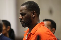 dramaqueeenamby:fkacoochie:sydneysscarves:okayysophia:riptidezzzz:diaspora7:Judge rules that the woman who bailed R Kelly out of jail when he was arrested can’t get her 贄,000 back, she now regrets it. It was her money from her own pocket.Well when