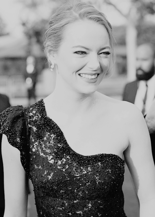 Emma Stone attends The 75th Annual Golden Globe Awards in Beverly Hills, California (January 7, 2018