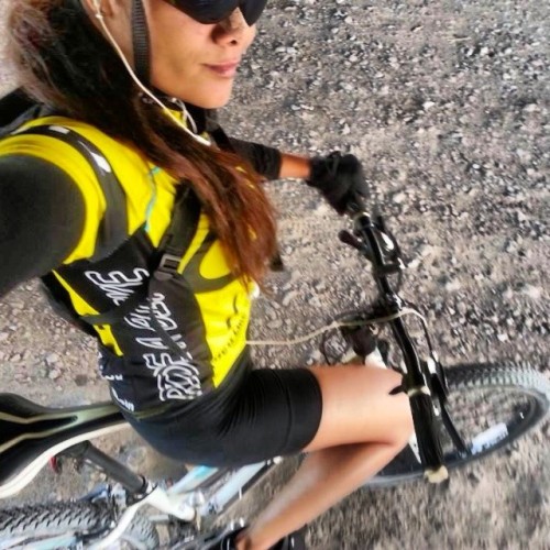 girlsbikesworld:  Brenda :) #selfie #girl #mtb #girlsbikesworld #igersmtb #igerscycling #bicycle