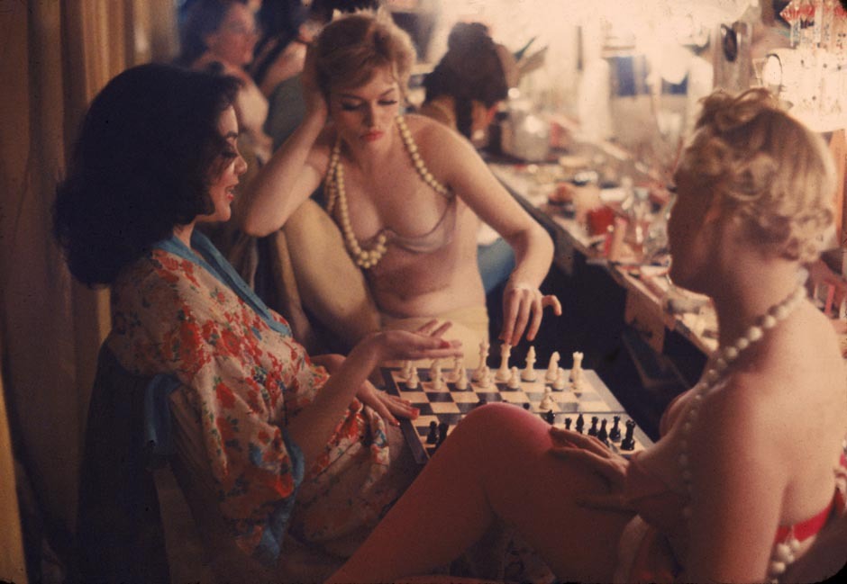  Showgirls play chess between shows, New York, 1958. 